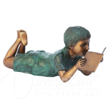 Material de decoración de metal al aire libre arte manualidades niños de bronce leyendo estatuas de jardín